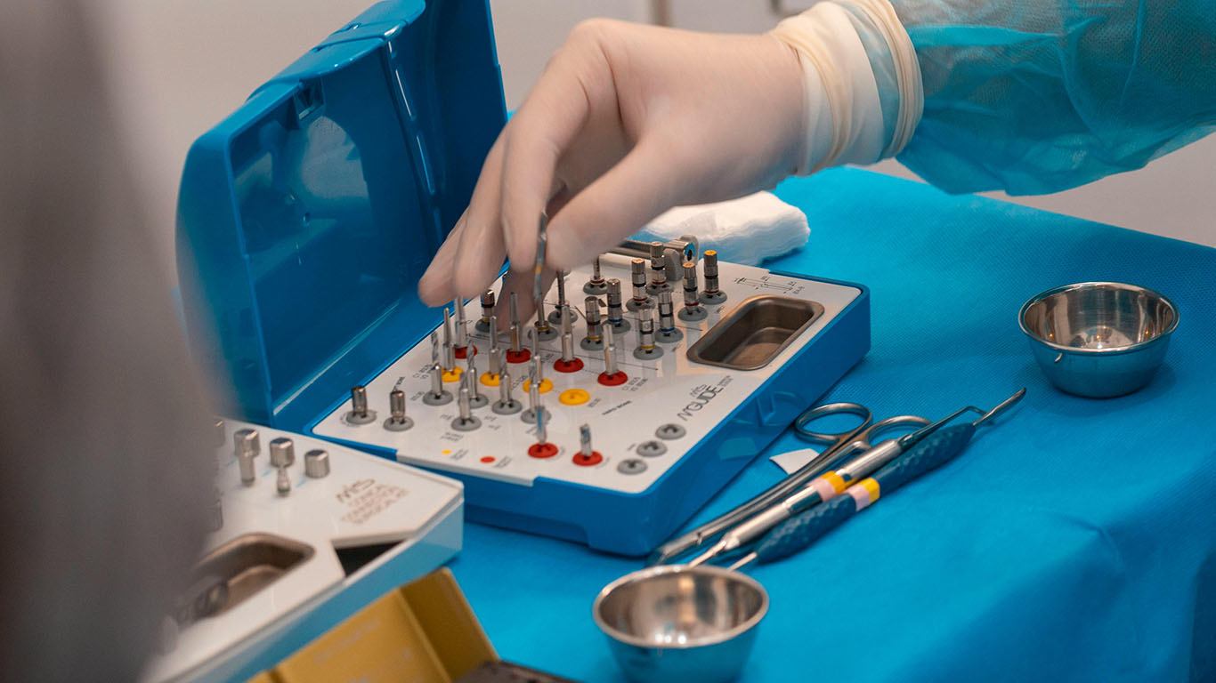 Sertifikovani za Nobel Biocare implantni sistem